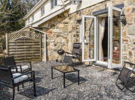 Woodpecker Cottage, holiday home in Carnguwch