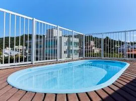 791 - Cobertura com piscina. 200m da PRAIA. BOMBINHAS - CENTRO