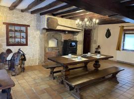 Écrin de verdure | Longère Bourbonnaise | Confort Moderne | 3Ha de Nature - FR-1-489-397, hotel v destinaci Hyds
