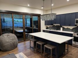 Whitefish Slopeside Condo, hotel in Whitefish