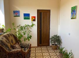 Rural Treasure, cottage in Garni