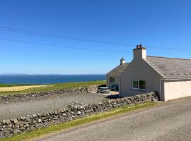 Auld Dairy Cottage, holiday home in Drummore