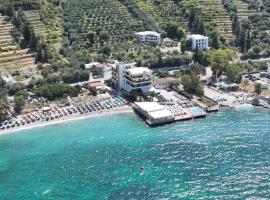 Paradise Beach Hotel, hotel in Vlorë