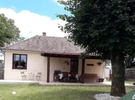 vakantiehuis jacaranda in dordogne, hotelli kohteessa La Coquille