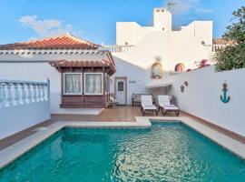 Marvelous holiday home - villa La Caleta, готель у місті Адехе