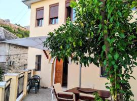 GEORGE's VILLA, villa in Gjirokastër