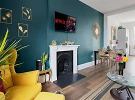 Modern 1 Bed Apartment, Sea Views, free parking, wifi, netflix