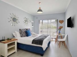 Sea Breeze Apartments, self catering accommodation in Bloubergstrand