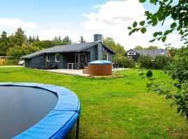 6 person holiday home in Ulfborg, Hotel in Ulfborg