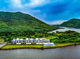 ZANA Lakeview Resort - most scenic lakeside resort
