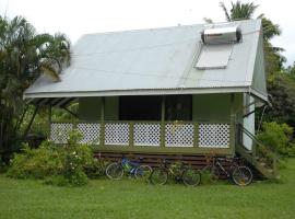 Ginas Garden Lodges, Aitutaki - 4 self contained lodges in a beautiful garden, lodge Arutangassa