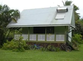 Ginas Garden Lodges, Aitutaki - 4 self contained lodges in a beautiful garden