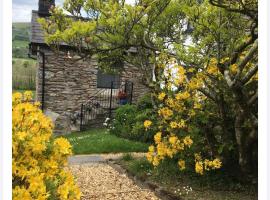 Hares Hideaway at Coed Moelfa, hotel with parking in Corwen