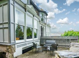 Gorgeous cottage in Bowness, hotel em Bowness-on-Windermere