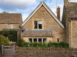 Pass the Keys Delightful 4 bedroom Cotswold character cottage โรงแรมที่มีที่จอดรถในเชลเทนแฮม