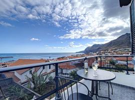 Casa da Avo by Atlantic Holiday: Caniçal'da bir otel