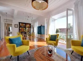 3-Bedroom Apartment with River Views by LovelyStay