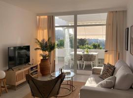 Penthouse with stunning views in Benahavís, spa hotel sa Benahavís