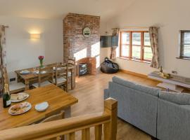Tawny Cottage - UKC2580, hotel in Hamstall Ridware