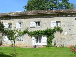 La Roche Cantin, hotel near Petit Chene Golf Course, Cherveux