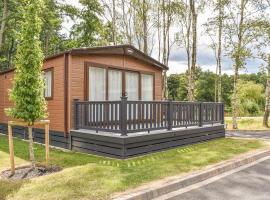 Deer Glade Lodge, holiday home in Landford