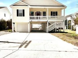 Walk to the Beach-Sleeps 10 and Golfcart