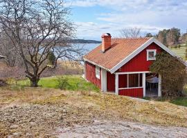 6 person holiday home in VAXHOLM, hotell i Vaxholm