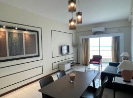 Seaview Suite at Rainbow Paradise, strandhotel i Tanjung Bungah