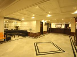 Tex Palazzo Hotel, hotel dicht bij: Luchthaven Surat - STV, Surat
