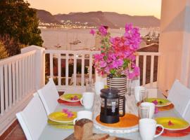 Bougainvillea House - The Heart of Simonstown, viešbutis mieste Saimons Taunas