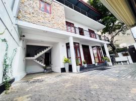 Welaratne Apartment, hotel med parkering i Nugegoda