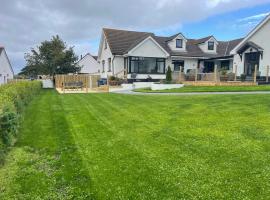 Beautiful 3-Bed House in Sunny Killough Down, hotel a Downpatrick