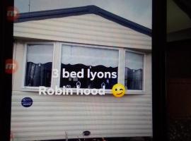 Deluxe 3 bedroom Lyons Robin hood oaklands with free wifi free sky, resort i Meliden