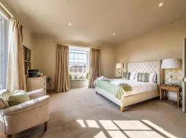 The Black Lion, Long Melford