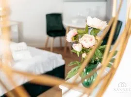 Apartament Golden Mirror z basenami, strefą saun,jacuzzi W CENIE!- Pinea Apartments Pobierowo-SANNEL Apartments for rent