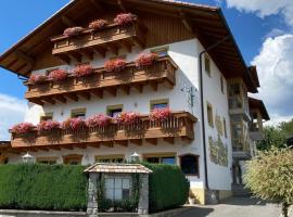 Landgasthof Brandtner Wirt, rumah tamu di Langdorf im Landkreis Regen