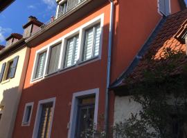 Häuschen in der Altstadt Dettelbach, rumah liburan di Dettelbach