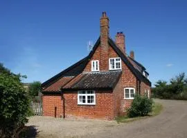 1 Grange Cottages, Westleton
