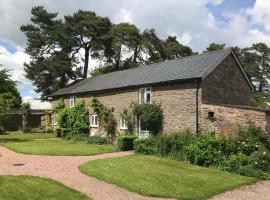 Lower Barn, hotel con estacionamiento en Hereford