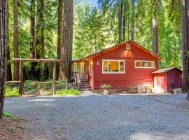 Caz Cabin 6, hotel with parking in Cazadero