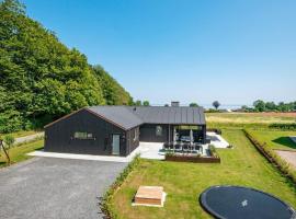 12 person holiday home in Haderslev, hytte i Haderslev