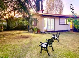 Hermosa Casa en el corazón de Chacras de Coria, chata v destinácii Chacras de Coria