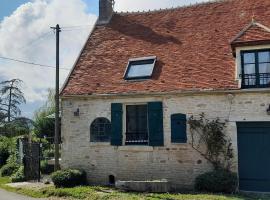 Spacious holiday home in Ni vre with a garden, hotel with parking in Breugnon