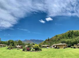 Gooderson Leisure Riverbend Chalets Self Catering and Timeshare Gold Crown Resort, hotel near Tarn Cave, Drakensberg Garden