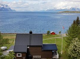10 person holiday home in Lyngseidet, hotel cu parcare din Lyngseidet