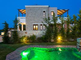 Family villa, Fantastic views, Private pool, Free laptop 1, hotel dekat Arkadi Monastery, Roúpai