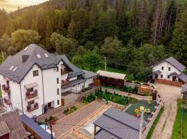 GORHouse Hotel: Yaremche şehrinde bir otel