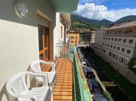 Apartaments Sant Antoni, hotel v destinaci Ribes de Freser