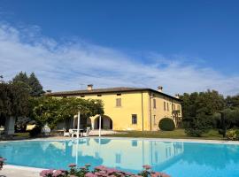 Corte San Lorenzo, Hotel mit Pools in Desenzano del Garda