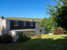 Lower Brae, holiday home in Achnahanat